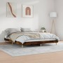 Estructura de cama madera de ingeniería roble ahumado 160x200cm de , Camas y somieres - Ref: Foro24-832026, Precio: 121,38 €,...