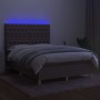 Cama box spring colchón y luces LED tela gris taupe 140x190 cm de , Camas y somieres - Ref: Foro24-3135673, Precio: 556,16 €,...