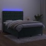 Cama box spring colchón y LED terciopelo verde oscuro 140x190cm de , Camas y somieres - Ref: Foro24-3136302, Precio: 554,59 €...