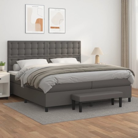 Cama box spring con colchón cuero sintético gris 200x200 cm de , Camas y somieres - Ref: Foro24-3137687, Precio: 775,69 €, De...