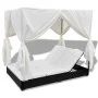 Tumbona con cortinas de ratán sintético negro de vidaXL, Camas para exteriores - Ref: Foro24-42948, Precio: 507,23 €, Descuen...