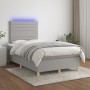 Cama box spring con colchón tela y LED gris claro 120x200 cm de , Camas y somieres - Ref: Foro24-3135501, Precio: 407,47 €, D...