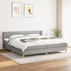 Cama box spring con colchón tela gris claro 200x200 cm de , Camas y somieres - Ref: Foro24-3130377, Precio: 575,72 €, Descuen...