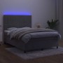 Cama box spring colchón y LED terciopelo gris claro 140x200 cm de , Camas y somieres - Ref: Foro24-3136245, Precio: 500,32 €,...