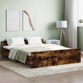 Estructura de cama con cabecero piecero roble ahumado 140x200cm de , Camas y somieres - Ref: Foro24-3203751, Precio: 122,40 €...