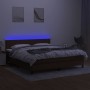 Cama box spring con colchón LED tela marrón oscuro 160x200 cm de , Camas y somieres - Ref: Foro24-3133008, Precio: 501,70 €, ...