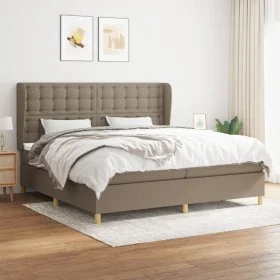Cama box spring con colchón tela gris taupe 200x200 cm de , Camas y somieres - Ref: Foro24-3128873, Precio: 755,19 €, Descuen...