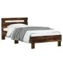 Cama con cabecero madera de ingeniería roble ahumado 90x190 cm de , Camas y somieres - Ref: Foro24-838565, Precio: 80,15 €, D...