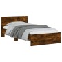 Cama con cabecero madera de ingeniería roble ahumado 100x200 cm de , Camas y somieres - Ref: Foro24-838621, Precio: 197,46 €,...