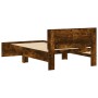 Cama con cabecero madera de ingeniería roble ahumado 100x200 cm de , Camas y somieres - Ref: Foro24-838621, Precio: 197,46 €,...