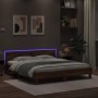 Estructura de cama cabecero y luces LED marrón roble 180x200 cm de , Camas y somieres - Ref: Foro24-3207531, Precio: 176,84 €...