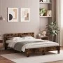 Estructura de cama cabecero y luces LED roble ahumado 140x200cm de , Camas y somieres - Ref: Foro24-3207550, Precio: 150,90 €...