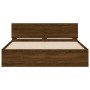 Estructura de cama con cabecero marrón roble 140x190 cm de , Camas y somieres - Ref: Foro24-3207503, Precio: 182,08 €, Descue...