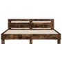 Cama con cabecero madera de ingeniería roble ahumado 200x200 cm de , Camas y somieres - Ref: Foro24-3207396, Precio: 160,00 €...