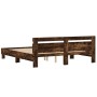 Cama con cabecero madera de ingeniería roble ahumado 200x200 cm de , Camas y somieres - Ref: Foro24-3207396, Precio: 160,00 €...