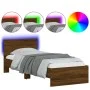 Estructura de cama cabecero luces LED roble marrón 90x200 cm de , Camas y somieres - Ref: Foro24-838812, Precio: 116,10 €, De...
