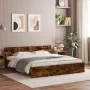 Estructura de cama con cabecero roble ahumado 180x200 cm de , Camas y somieres - Ref: Foro24-3207466, Precio: 199,66 €, Descu...