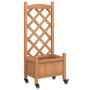Jardinera con enrejado y ruedas madera maciza de abeto marrón de , Maceteros y jardineras - Ref: Foro24-3207644, Precio: 72,6...