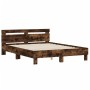 Cama con cabecero madera de ingeniería roble ahumado 140x200 cm de , Camas y somieres - Ref: Foro24-3207424, Precio: 142,74 €...
