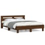 Cama con cabecero madera de ingeniería marrón roble 140x200 cm de , Camas y somieres - Ref: Foro24-3207426, Precio: 172,59 €,...