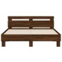 Cama con cabecero madera de ingeniería marrón roble 140x200 cm de , Camas y somieres - Ref: Foro24-3207426, Precio: 172,59 €,...