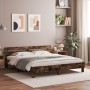 Cama con cabecero madera de ingeniería roble ahumado 180x200 cm de , Camas y somieres - Ref: Foro24-3207403, Precio: 192,40 €...