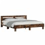 Cama con cabecero madera de ingeniería roble ahumado 180x200 cm de , Camas y somieres - Ref: Foro24-3207403, Precio: 192,40 €...