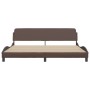 Estructura de cama cabecero cuero sintético marrón 200x200 cm de , Camas y somieres - Ref: Foro24-373260, Precio: 161,63 €, D...
