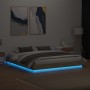 Estructura de cama con luces LED roble Sonoma 200x200 cm de , Camas y somieres - Ref: Foro24-3209767, Precio: 157,09 €, Descu...