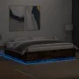 Estructura cama con luces LED madera roble ahumado 200x200 cm de , Camas y somieres - Ref: Foro24-3209587, Precio: 186,69 €, ...