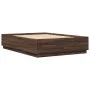 Estructura cama con luces LED madera marrón roble 160x200 cm de , Camas y somieres - Ref: Foro24-3209603, Precio: 179,14 €, D...