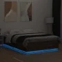 Estructura cama con luces LED madera marrón roble 160x200 cm de , Camas y somieres - Ref: Foro24-3209603, Precio: 179,14 €, D...