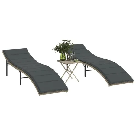 Sun loungers with table 2 units light gray synthetic rattan by , Loungers - Ref: Foro24-368256, Price: 234,72 €, Discount: %