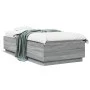 Estructura de cama con luces LED madera gris Sonoma 90x200 cm de , Camas y somieres - Ref: Foro24-3209637, Precio: 137,82 €, ...