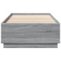 Estructura de cama con luces LED madera gris Sonoma 90x200 cm de , Camas y somieres - Ref: Foro24-3209637, Precio: 139,53 €, ...