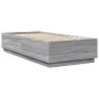 Estructura de cama con luces LED madera gris Sonoma 90x200 cm de , Camas y somieres - Ref: Foro24-3209637, Precio: 137,82 €, ...