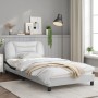 Estructura de cama con cabecero cuero sintético blanco y negro de , Camas y somieres - Ref: Foro24-3207987, Precio: 157,43 €,...
