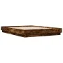 Estructura de cama con luces LED roble ahumado 140x200 cm de , Camas y somieres - Ref: Foro24-3209797, Precio: 174,17 €, Desc...