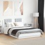 Estructura de cama con cabecero y luces LED blanco 140x190 cm de , Camas y somieres - Ref: Foro24-3210038, Precio: 212,56 €, ...