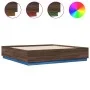 Estructura de cama con luces LED madera roble marrón 200x200 cm de , Camas y somieres - Ref: Foro24-3209589, Precio: 190,97 €...