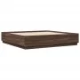 Estructura de cama con luces LED madera roble marrón 200x200 cm de , Camas y somieres - Ref: Foro24-3209589, Precio: 190,97 €...