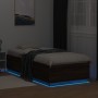 Estructura de cama con luces LED madera roble marrón 90x200 cm de , Camas y somieres - Ref: Foro24-3209638, Precio: 138,40 €,...