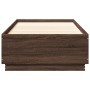 Estructura de cama con luces LED madera roble marrón 90x200 cm de , Camas y somieres - Ref: Foro24-3209638, Precio: 138,40 €,...