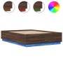 Estructura cama con luces LED madera marrón roble 150x200 cm de , Camas y somieres - Ref: Foro24-3209610, Precio: 177,29 €, D...