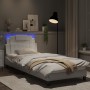 Estructura cama con luces LED cuero sintético blanco 90x200 cm de vidaXL, Camas y somieres - Ref: Foro24-3213995, Precio: 152...