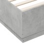 Estructura de cama madera de ingeniería gris hormigón 200x200cm de vidaXL, Camas y somieres - Ref: Foro24-3209677, Precio: 16...