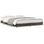 Estructura cama madera ingeniería metal marrón roble 135x190 cm de vidaXL, Camas y somieres - Ref: Foro24-845165, Precio: 90,...