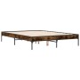 Estructura cama madera ingeniería metal roble ahumado 135x190cm de vidaXL, Camas y somieres - Ref: Foro24-845043, Precio: 85,...