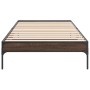 Estructura cama madera ingeniería metal roble marrón 75x190 cm de vidaXL, Camas y somieres - Ref: Foro24-845060, Precio: 61,1...