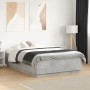 Estructura de cama madera de ingeniería gris hormigón 140x190cm de vidaXL, Camas y somieres - Ref: Foro24-3209733, Precio: 15...